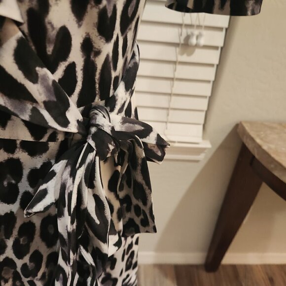 The LIMITED print Dress. Size XS (easily a S). NWT - Picture 3 of 13